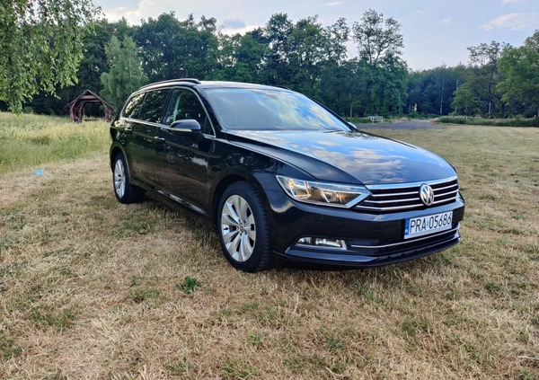 Volkswagen Passat cena 64900 przebieg: 77000, rok produkcji 2018 z Rawicz małe 631